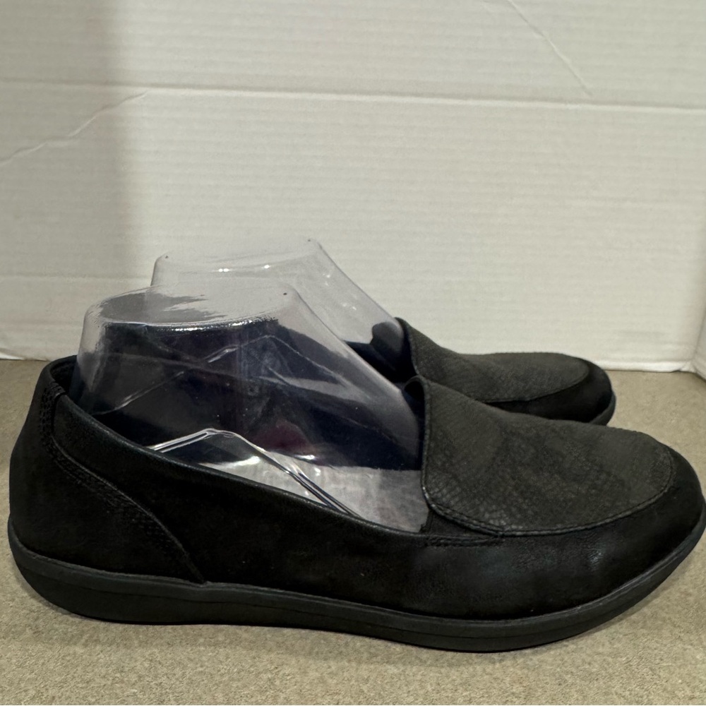 Cloudsteppers By Clarks Ayla River Black Snakeskin Print Loafers